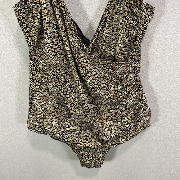 Miraclesuit swimsuit onepiece black with tan goldish circles‎ - Picture 3 of 7